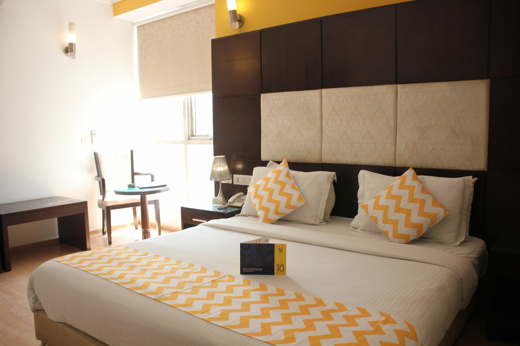 Emblem Hotel New Friends Colony, New Delhi Exterior photo